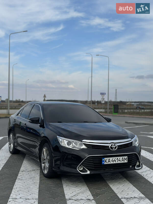 Седан Toyota Camry 2014 в Коростышеве
