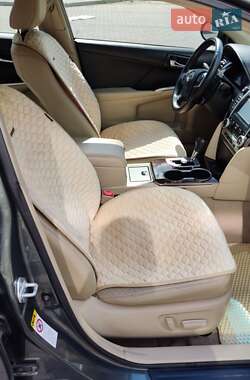 Седан Toyota Camry 2013 в 