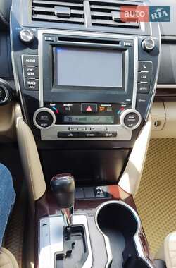 Седан Toyota Camry 2013 в 