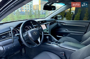 Седан Toyota Camry 2018 в 