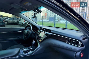Седан Toyota Camry 2018 в 