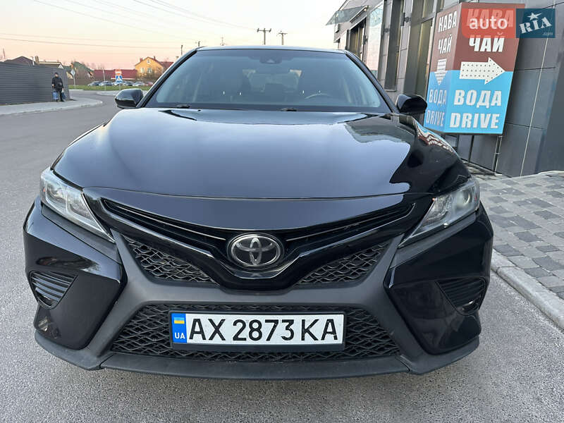 Седан Toyota Camry 2018 в Борисполе
