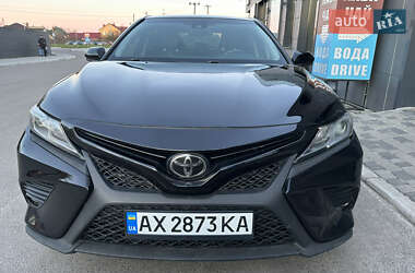 Седан Toyota Camry 2018 в 