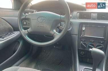 Седан Toyota Camry 2000 в 