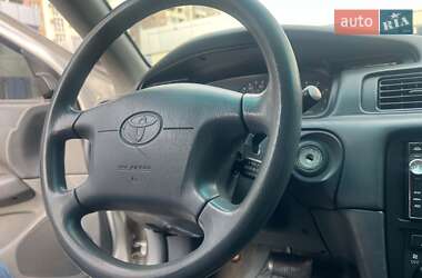 Седан Toyota Camry 2000 в 