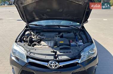 Седан Toyota Camry 2015 в Сумах