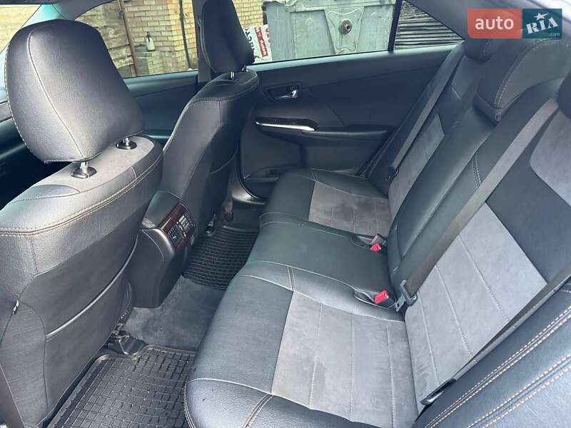Седан Toyota Camry 2016 в Ірпені