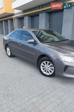 Седан Toyota Camry 2015 в 