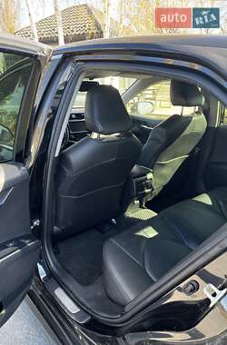 Седан Toyota Camry 2019 в 