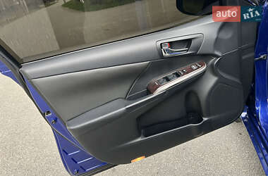 Седан Toyota Camry 2015 в 