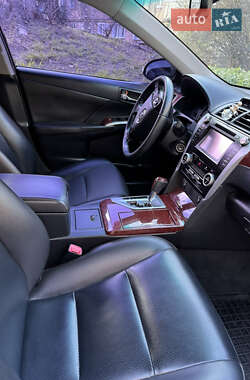 Седан Toyota Camry 2013 в 