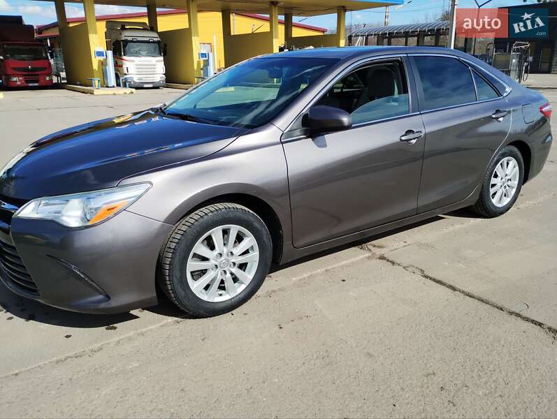 Toyota Camry 2015