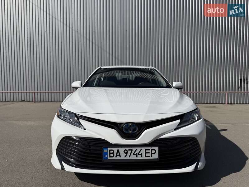 Седан Toyota Camry 2020 в Кропивницком