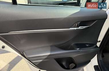 Седан Toyota Camry 2020 в 