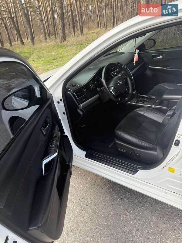 Седан Toyota Camry 2015 в Броварах