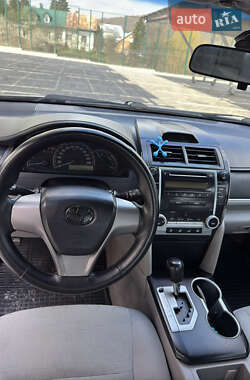 Седан Toyota Camry 2012 в 