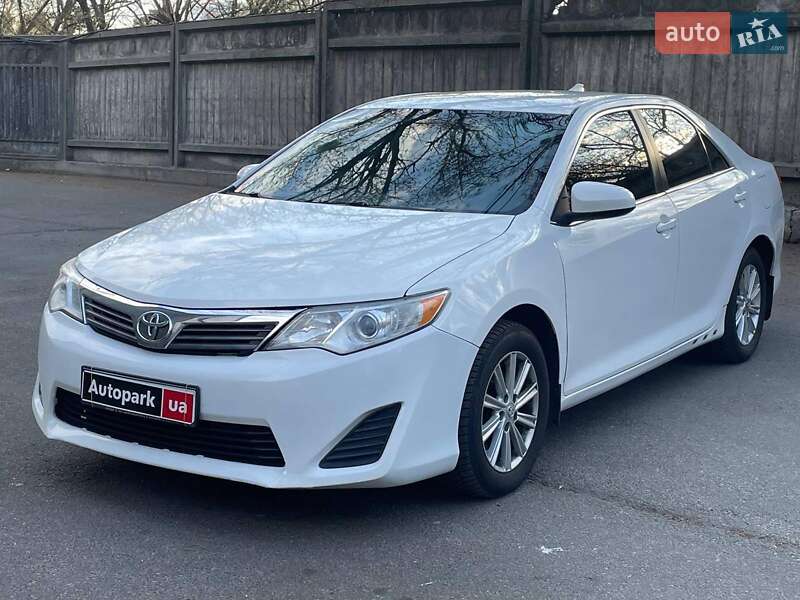 Toyota Camry 2014