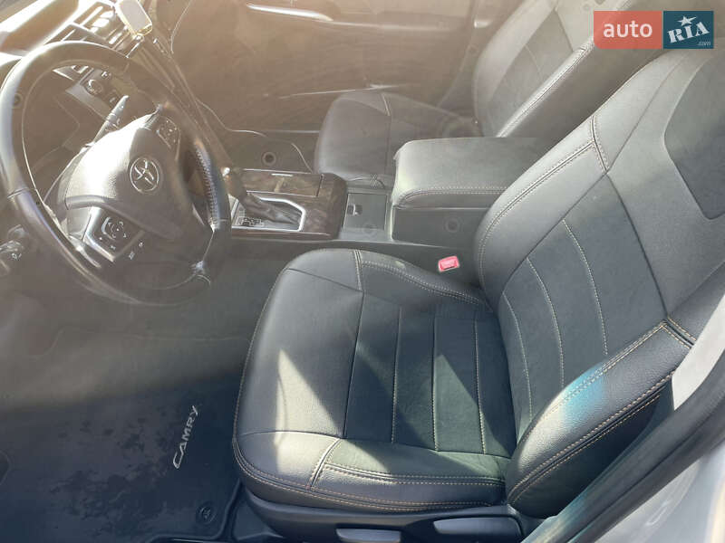 Седан Toyota Camry 2016 в Львове