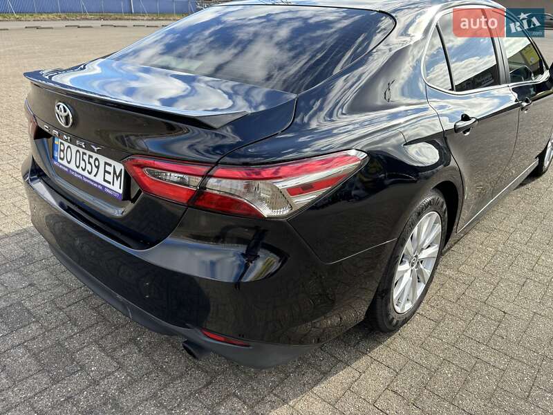 Седан Toyota Camry 2017 в Києві