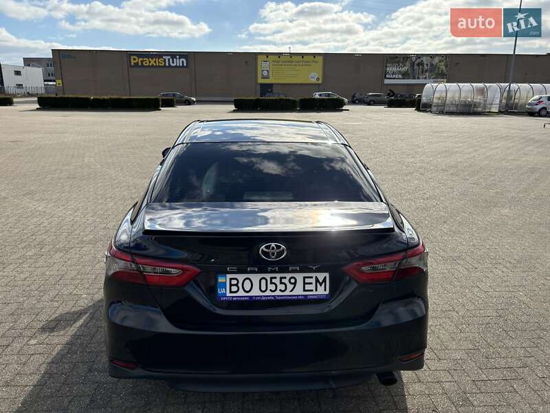 Седан Toyota Camry 2017 в Києві