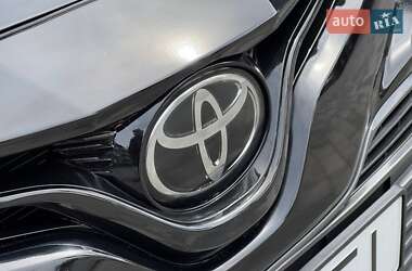 Седан Toyota Camry 2018 в 