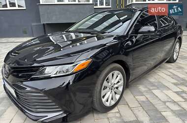 Седан Toyota Camry 2018 в 