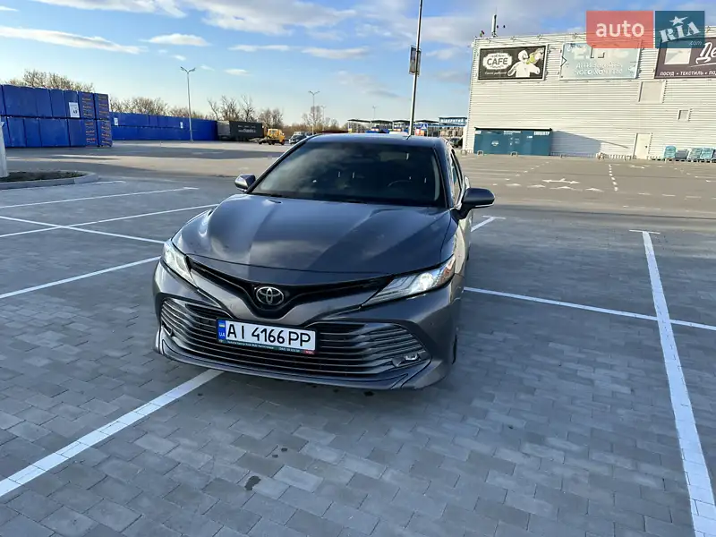 Седан Toyota Camry 2017 в 
