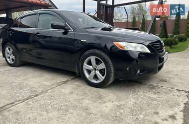 Седан Toyota Camry 2007 в Ужгороде