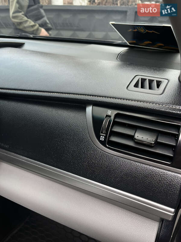 Седан Toyota Camry 2013 в Києві
