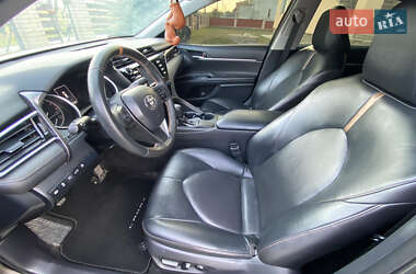 Седан Toyota Camry 2017 в 