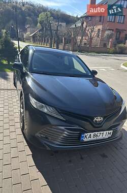 Седан Toyota Camry 2018 в Києві