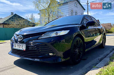 Седан Toyota Camry 2018 в 