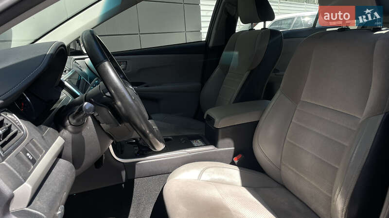 Седан Toyota Camry 2016 в Одессе