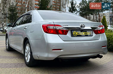 Седан Toyota Camry 2013 в 