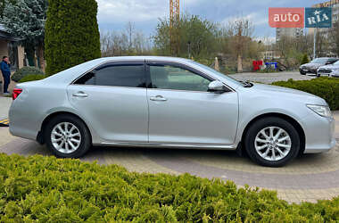Седан Toyota Camry 2013 в 