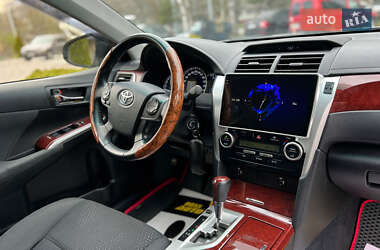 Седан Toyota Camry 2013 в 