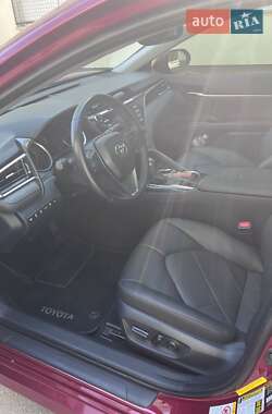 Седан Toyota Camry 2018 в Дніпрі