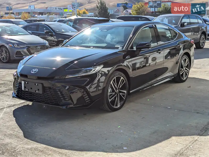 Седан Toyota Camry 2024 в 