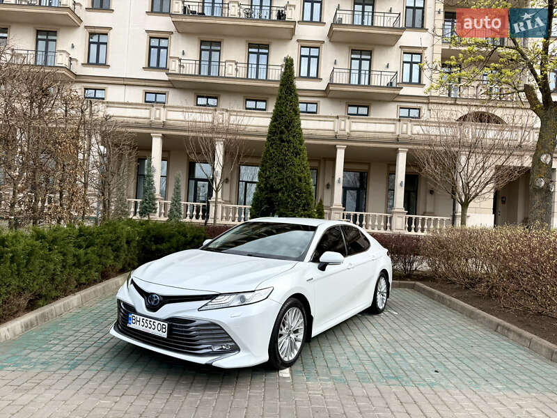 Седан Toyota Camry 2020 в 