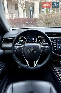 Седан Toyota Camry 2020 в 