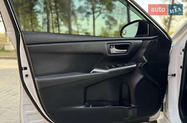 Седан Toyota Camry 2016 в 