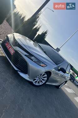 Седан Toyota Camry 2018 в 