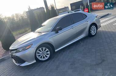 Седан Toyota Camry 2018 в 