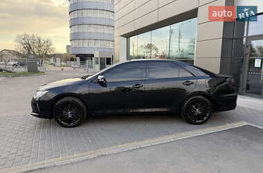 Седан Toyota Camry 2015 в 