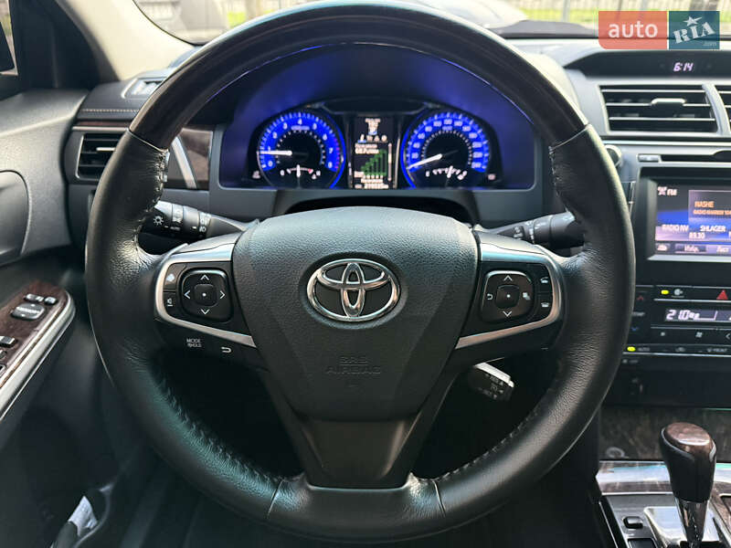 Седан Toyota Camry 2015 в Харькове