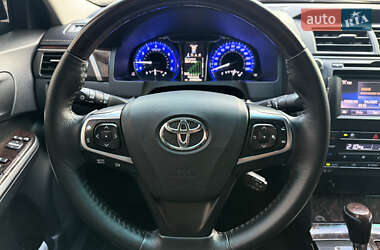 Седан Toyota Camry 2015 в 