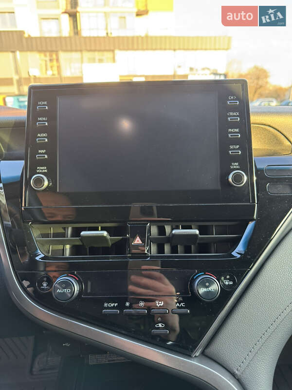 Седан Toyota Camry 2022 в Хмельницком