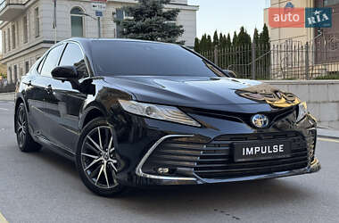 Седан Toyota Camry 2024 в 