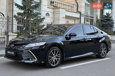 Седан Toyota Camry 2024 в 
