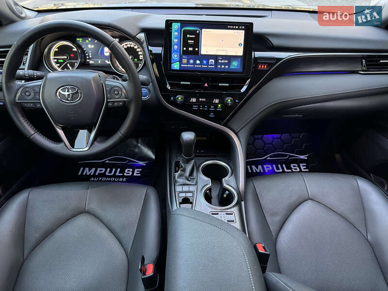 Седан Toyota Camry 2024 в Києві